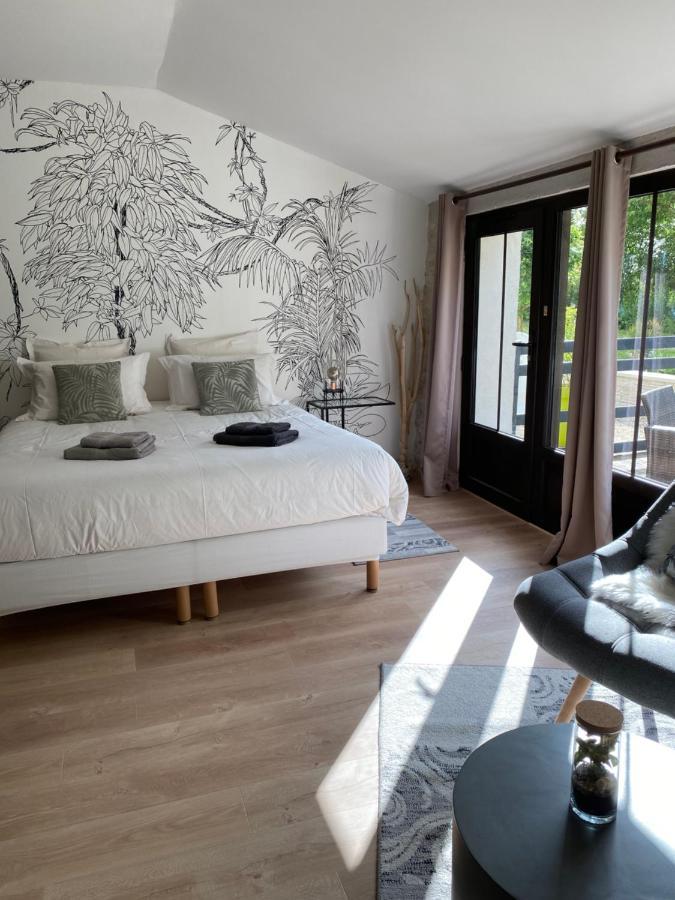 La Chaumeauniere Bed and Breakfast Aigrefeuille-dʼAunis Eksteriør billede