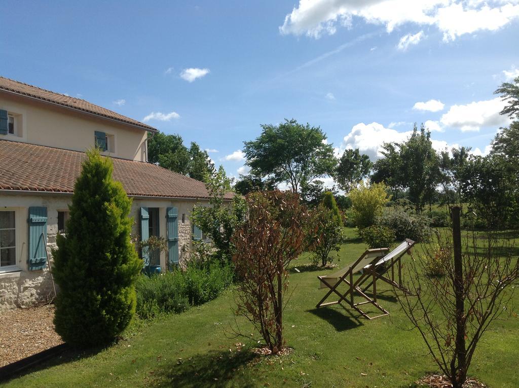 La Chaumeauniere Bed and Breakfast Aigrefeuille-dʼAunis Eksteriør billede